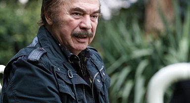 Usta sanatçı Orhan Gencebay, hastanede tedavi altında