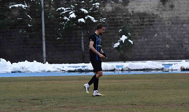 Utku Burak Kunduzcu kırmızı kart gördü