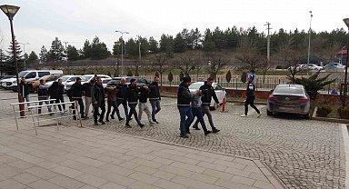 Uyuşturucu operasyonda gözaltına alınan şüphelilerden 3'ü tutuklandı