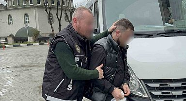 Uyuşturucu satarken suçüstü yakalandı