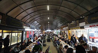 Uzun Çarşı'da iftar sofrası kuruldu