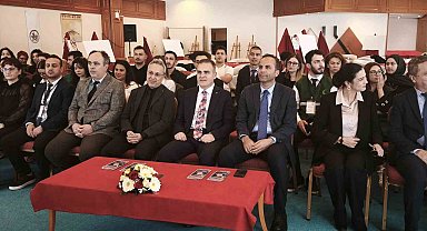 Vali Akbıyık gençlerle çalıştayda buluştu