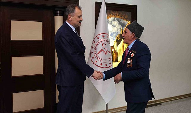 Vali Bozkurt bayramlaşma programında vatandaşlarla buluştu