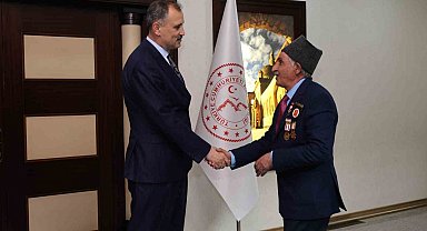 Vali Bozkurt bayramlaşma programında vatandaşlarla buluştu