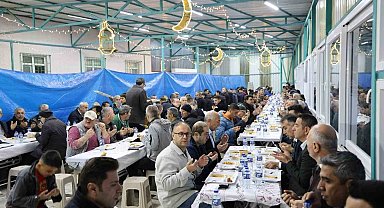 Vali Çağatay, mahalle iftarında vatandaşlarla buluştu