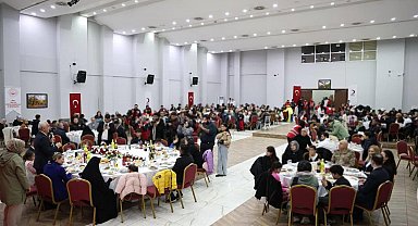 Vali Çakır, Dünya Yetimler Günü'nde koruyucu aileler ve çocuklarla iftarda buluştu