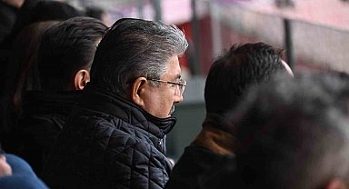 Vali Dr. Erdinç Yılmaz Eskişehirspor'un galibiyet coşkusuna ortak oldu
