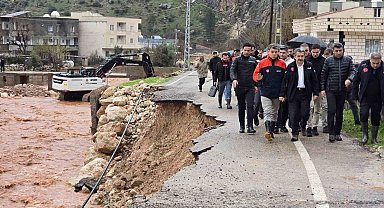 Vali Ekici Kasrik'te: "Devlet tüm imkanlarıyla sahada"