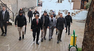 Vali Ekici selin vurduğu Oyalı köyünde: "Vatandaşımız yalnız değil"