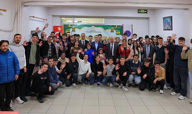 Vali Eldivan, Bayburt Fen Lisesi öğrencileriyle iftarda buluştu