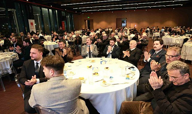 Vali Tavlı'dan iftar programında anlamlı mesaj: "Nice Kızılelmalarla buluşmak dileğiyle"