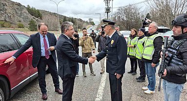 Vali Yılmaz, görev başındaki polis ve jandarma ile bayramlaştı