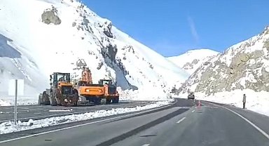 Van-Hakkari yolu yeniden ulaşıma açıldı