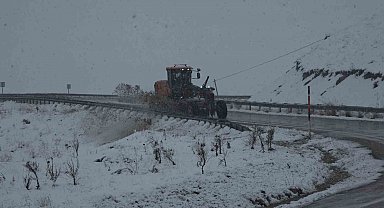 Van'da 21 yerleşim yerinin yolu ulaşıma kapandı