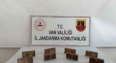Van'da altın hammaddeli tarihi eser operasyonu: 3,5 milyon liralık eser ele geçirildi