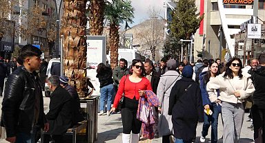 Van'da bayram telaşı: Caddeler doldu taştı