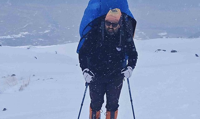 Vanlı dağcı, Ağrı Dağı zirvesine tek başına tırmandı