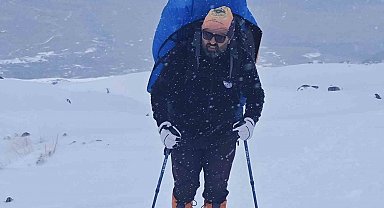 Vanlı dağcı, Ağrı Dağı zirvesine tek başına tırmandı