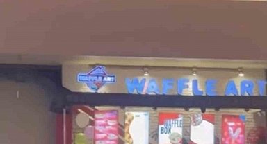 Vatandaşlar sinemada film izler gibi yemek katından kavgayı izledi