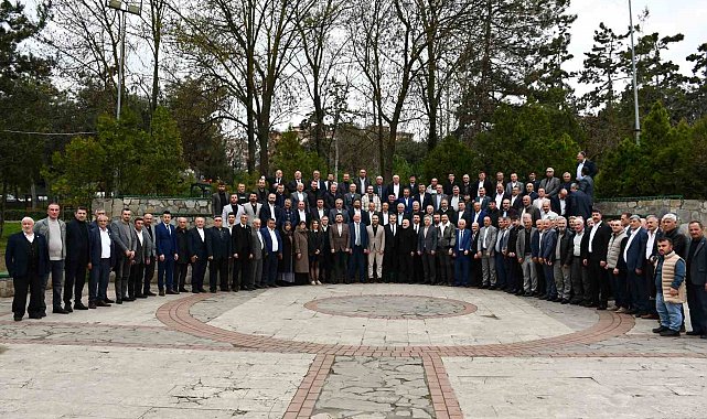 Vezirköprü'de protokol vatandaşla bayramlaştı