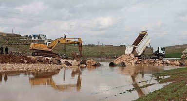 Viranşehir'de selin yaraları sarılıyor