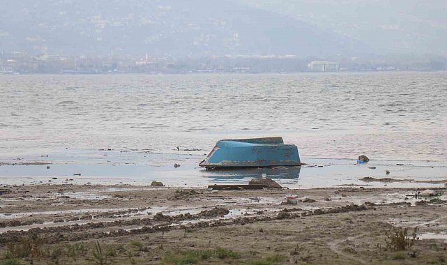 Yağışlar Sapanca Gölü'nde seviyeyi artırdı ancak risk hala devam ediyor