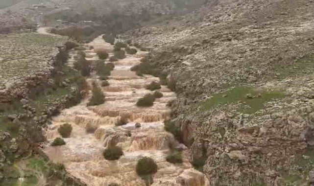 Yağışların ardından Emrud Şelalesinin debisi yükseldi