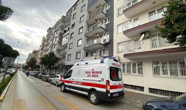 Yakınlarının haber alamadığı yaşlı kadın balkonda bulundu