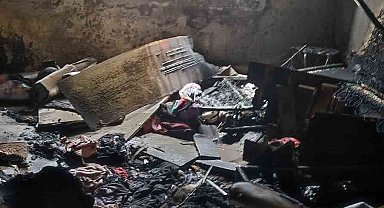 Yangın bir evi küle çevirdi