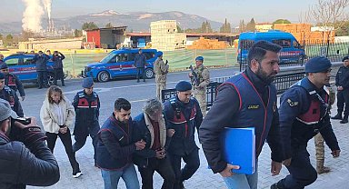 Yangında ölen çift ile ilgili kundaklama iddiası: Torunu ve 5 kişi adliyeye sevk edildi