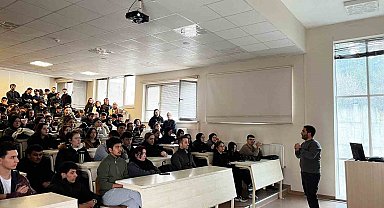 Yapay zeka okuryazarlığı ele alındı