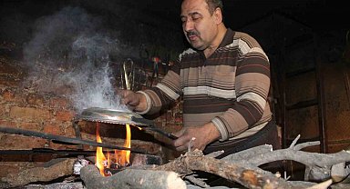 Yarım asırlık kalay ustası 'çırak' sıkıntısına dikkat çekti