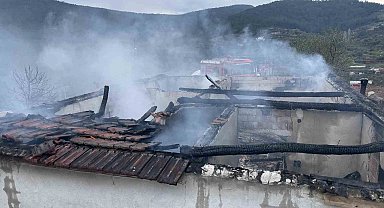 Yatağan'daki yangında bir ev küle döndü