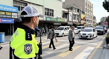 Yayalara yol vermeyen sürücülere ceza kesildi