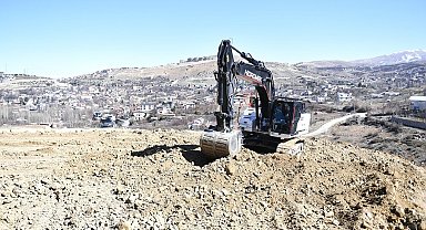 Yeşilyurt'un Mullakasım Mahallesi yeni yollarla buluşuyor