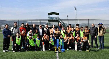 Yıldızlar kriket sahasında parladı