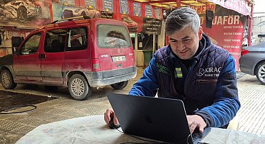 Yıllardır yaptığı mesleğinin bilgisayar oyununu oynadı