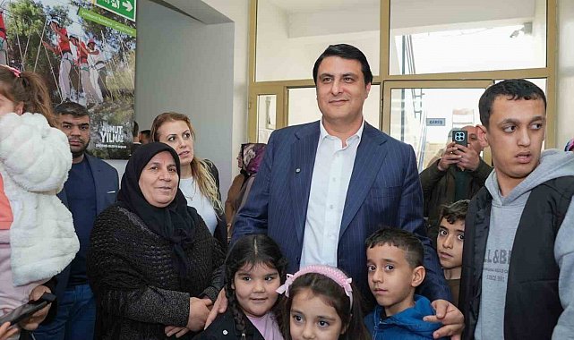 Yılmaz'dan kadın ve çocuklara anlamlı ziyaret