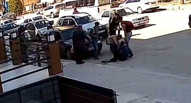 Yola fırlayan çocuklar otomobile çarptı