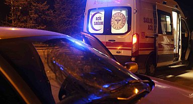Yolun karşısına geçerken otomobilin çarptığı yaya yaralandı