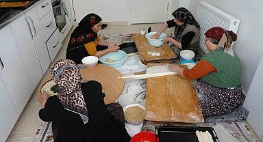 Yozgatlı kadınlar bir araya geliyor, bayram sofraları imece usulü tatlanıyor