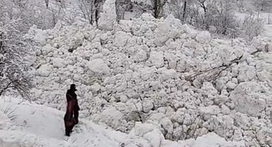 Yüksekova'da aynı bölgede ikinci çığ
