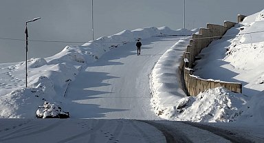 Yüksekova'da kar yağışı