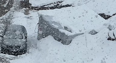 Yüksekova'ya kış geri geldi