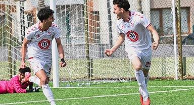 Yunusemre Belediyespor üst üste üçüncü kez şampiyon