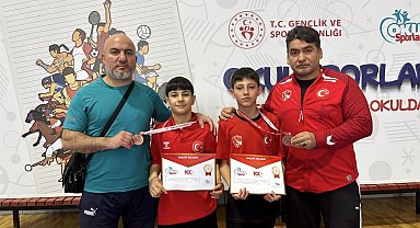 Yunusemreli yıldız güreşçilerden iki bronz madalya
