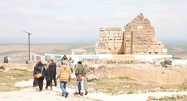 Zerzevan Kalesi yağışlı havaya rağmen bayramda 13 bin kişi ağırladı