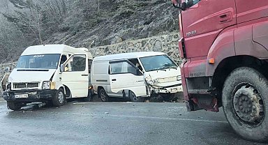 Zonguldak-Ankara yolunda buzlanma nedeniyle üç ayrı kaza: 10 yaralı