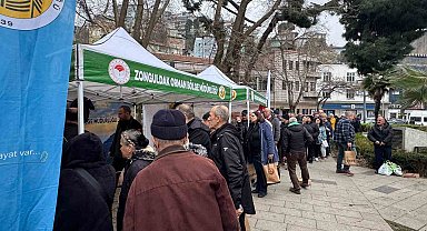 Zonguldak'ta ücretsiz fidan dağıtımı kalabalığa neden oldu