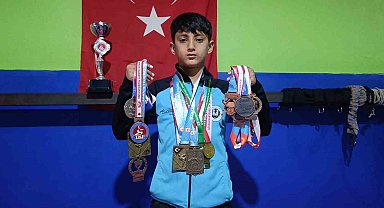 10 yaşındaki karateciden 20 madalyalık büyük başarı